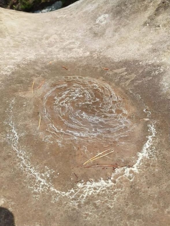 Ритуальна чаша на скелях Довбуша Ритуальна чаша на скелях Довбуша