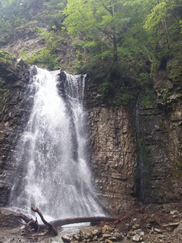 манявский водопад