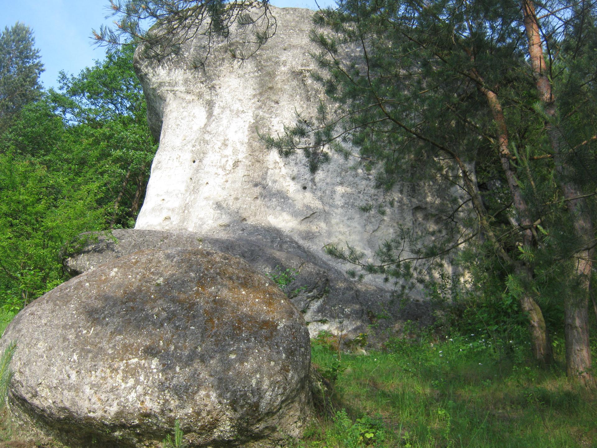 Камень Дырявец стольско