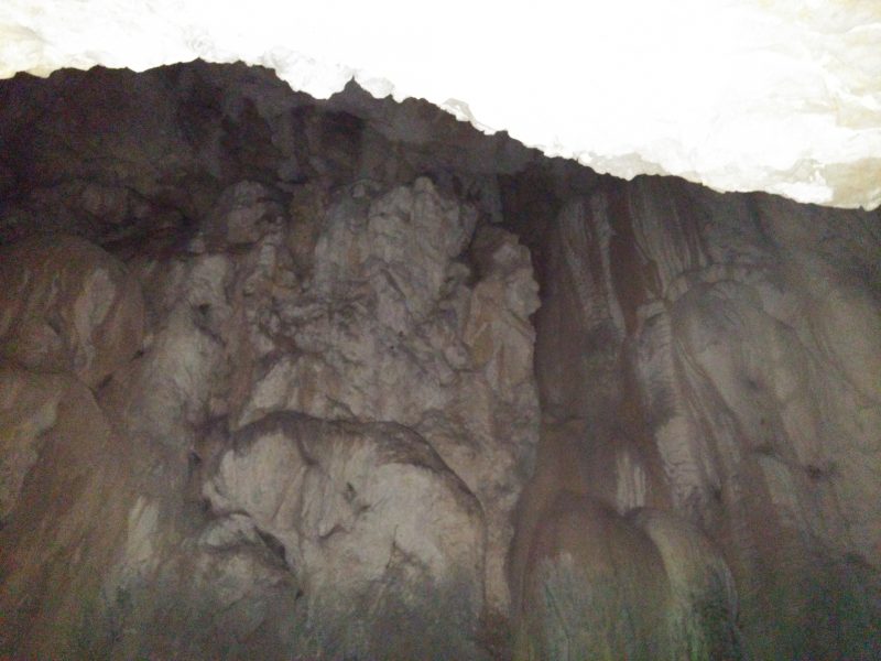 карстовая пещера молочный камень
