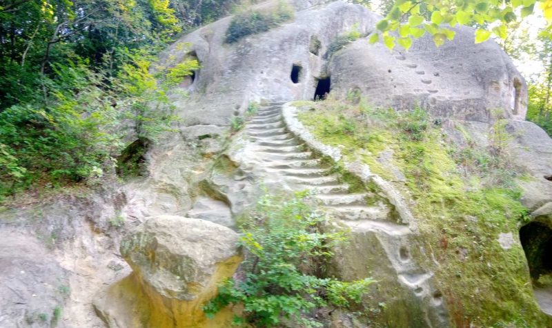 Пещерный монастырь Розгирче