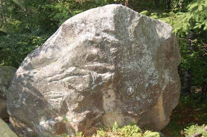 Петроглифы Гарубзовского камня